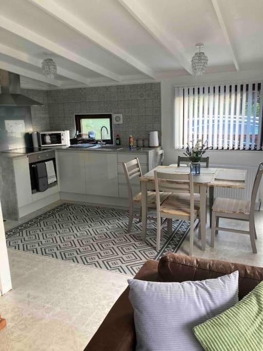 Cwtch Cymru Lodge 7F Caer Beris Holiday Lodge Park Builth Wells Esterno foto